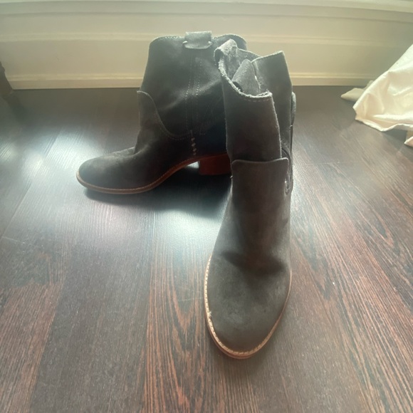 Dolce Vita slouchy booties - Picture 3 of 3